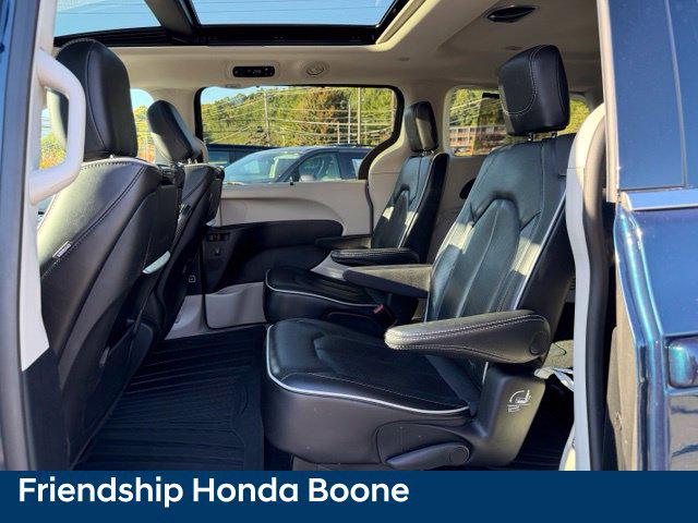 2023 Chrysler Pacifica Limited AWD