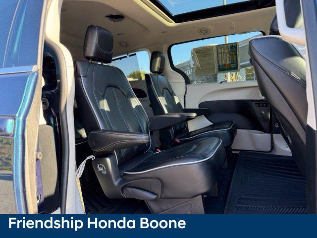 2023 Chrysler Pacifica Limited AWD