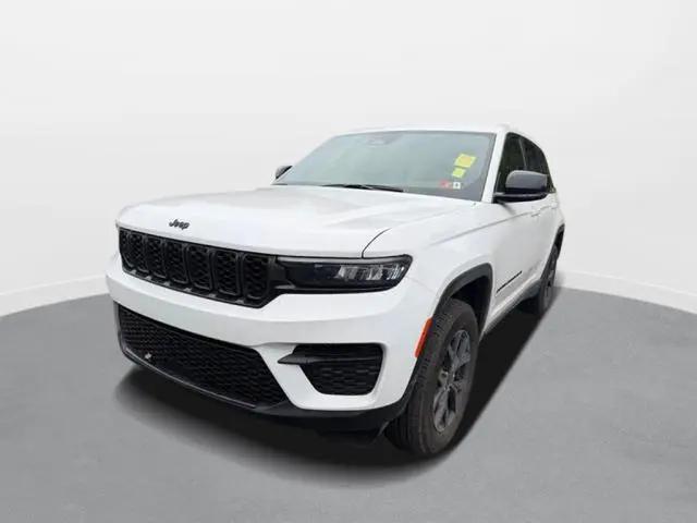 2025 Jeep Grand Cherokee Altitude X 4x4 for sale in Mount Hope, WV