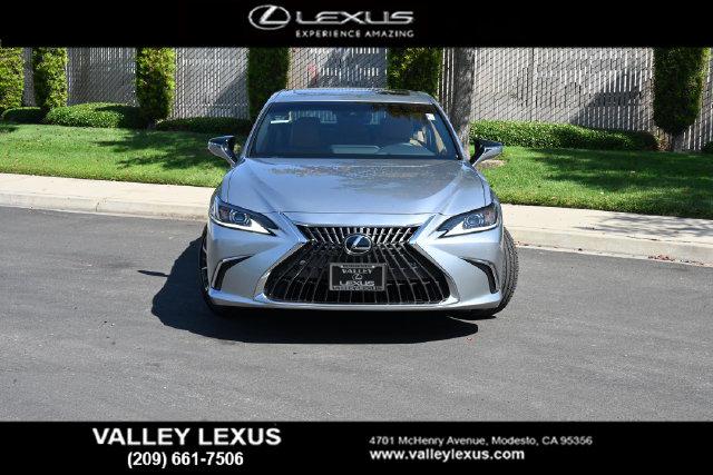 2025 Lexus ES 300h 300h