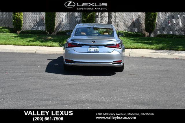 2025 Lexus ES 300h 300h