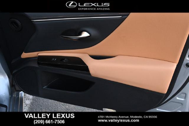 2025 Lexus ES 300h 300h