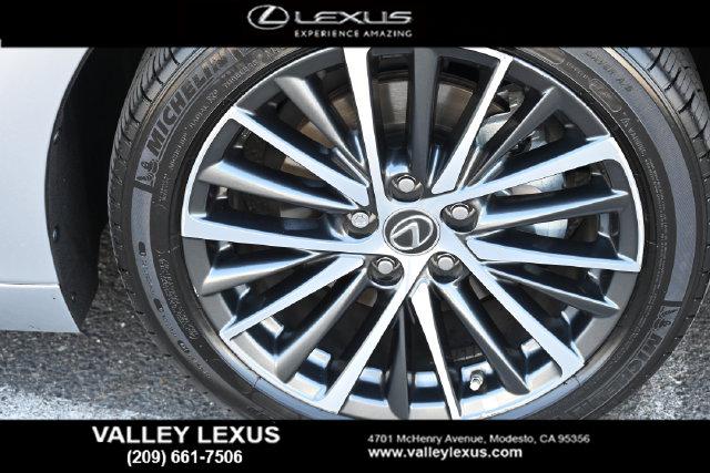 2025 Lexus ES 300h 300h