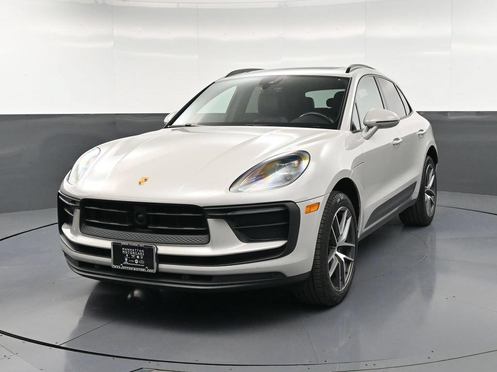 /2023 Porsche Macan