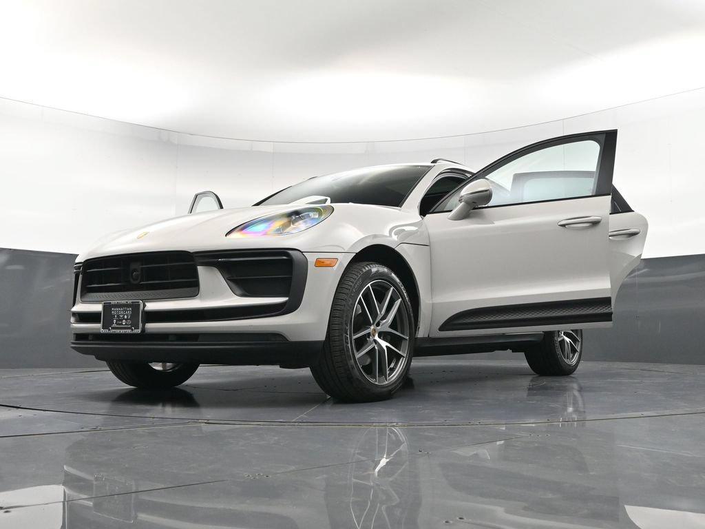 2023 Porsche Macan Base