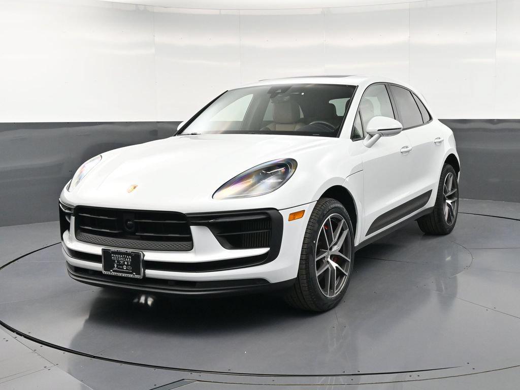 /2024 Porsche Macan
