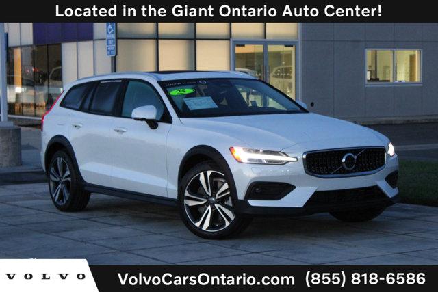2025 Volvo V60 Cross Country Plus, B5 AWD Gas mild hybrid for sale in Ontario, CA