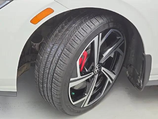 2024 Volkswagen Golf GTI 2.0T SE