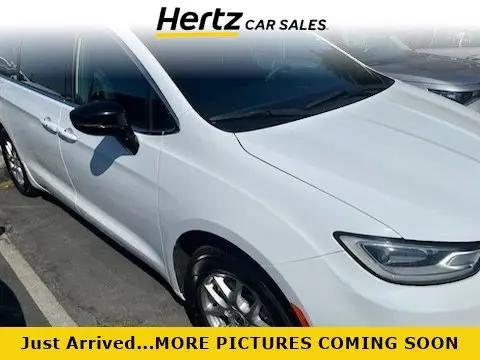2025 Chrysler Pacifica Select for sale in Sacramento, CA