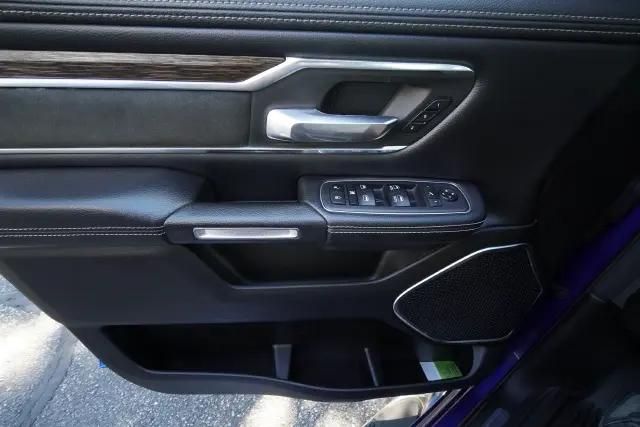2019 Ram 1500 Laramie Crew Cab 4x4 64 Box