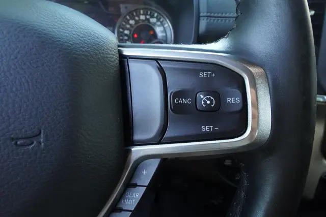 2019 Ram 1500 Laramie Crew Cab 4x4 64 Box