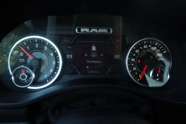 2019 Ram 1500 Laramie Crew Cab 4x4 64 Box