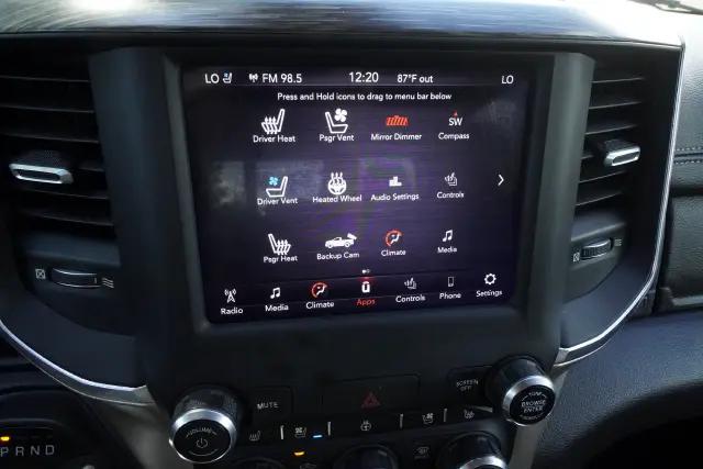 2019 Ram 1500 Laramie Crew Cab 4x4 64 Box