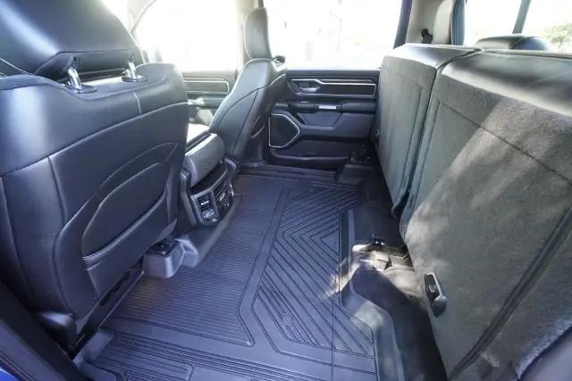 2019 Ram 1500 Laramie Crew Cab 4x4 64 Box