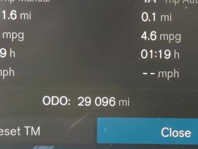 2024 Volvo XC40 B5 Ultimate Bright Theme