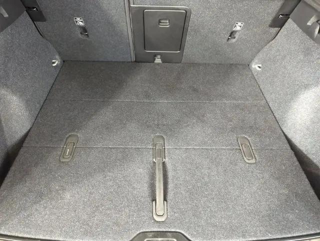 2024 Volvo XC40 B5 Ultimate Bright Theme