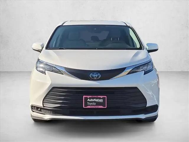 2021 Toyota Sienna LE