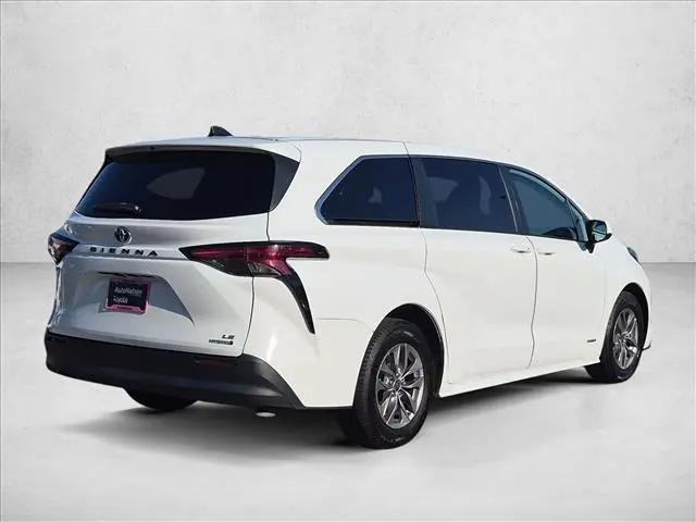 2021 Toyota Sienna LE