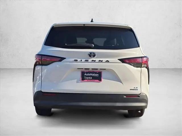 2021 Toyota Sienna LE