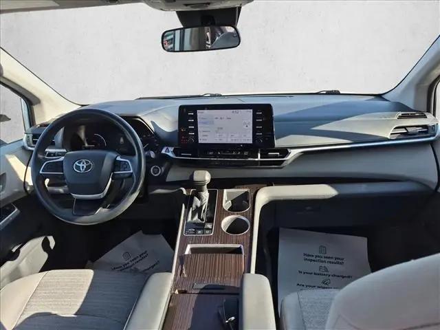 2021 Toyota Sienna LE