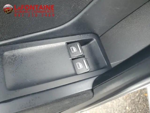 2013 Volkswagen Beetle 2.5L Entry