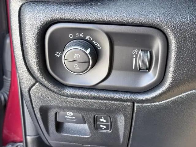 2020 Ram 1500 Big Horn Crew Cab 4x4 57 Box