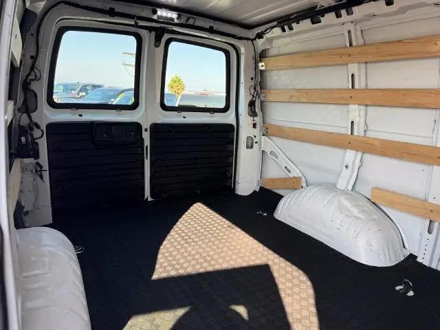 2025 GMC Savana Cargo RWD 2500 Regular Wheelbase Work Van
