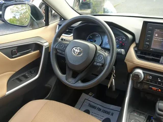 2022 Toyota RAV4 LE
