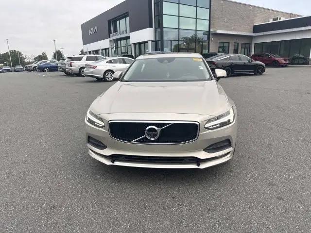 2018 Volvo S90 T5 Momentum