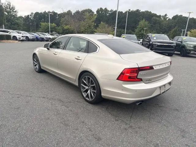 2018 Volvo S90 T5 Momentum
