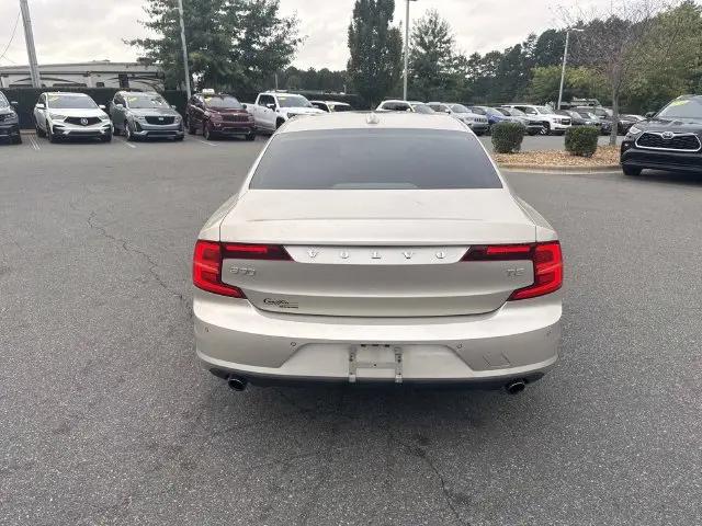 2018 Volvo S90 T5 Momentum