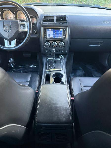 2011 Dodge Challenger Base