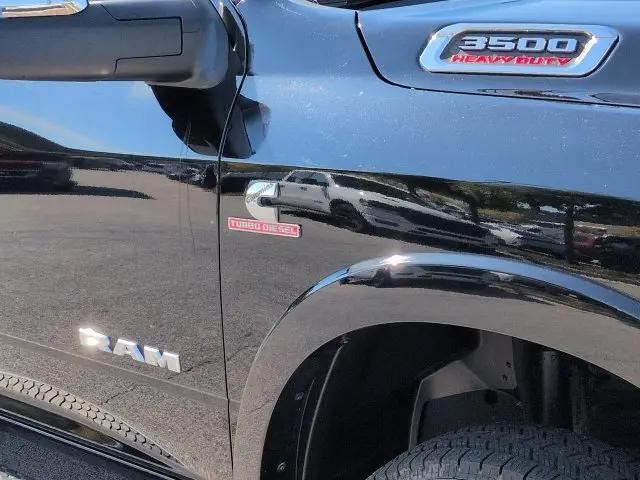 2023 Ram 3500 Limited Longhorn Crew Cab 4x4 8 Box