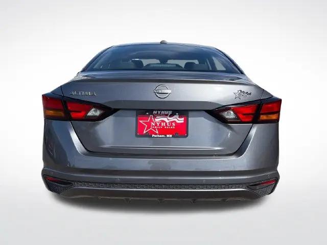 2025 Nissan Altima SV FWD