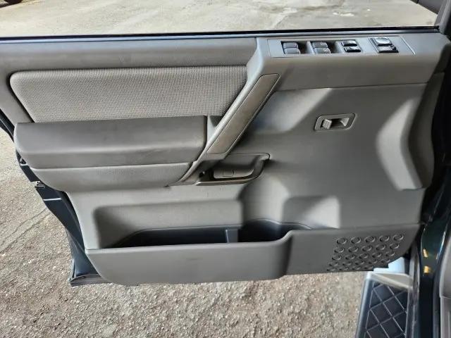 2005 Nissan Armada SE Off-Road