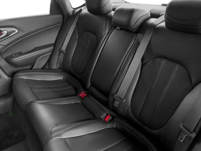 2017 Chrysler 200 Touring