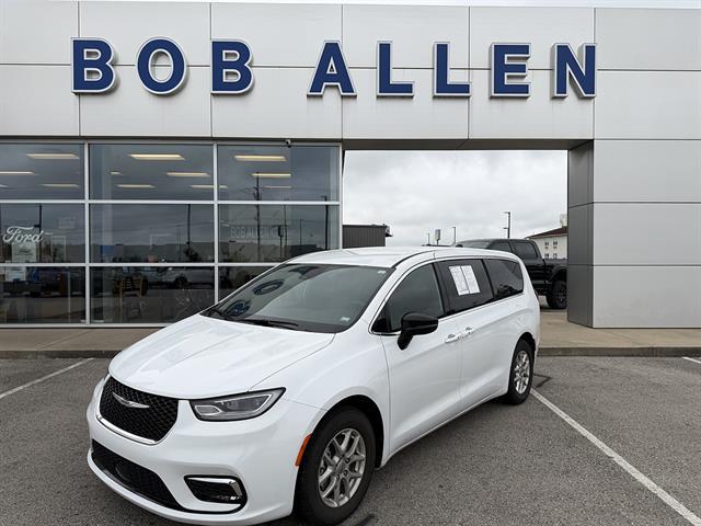 2025 Chrysler Pacifica Select for sale in Ottawa, KS