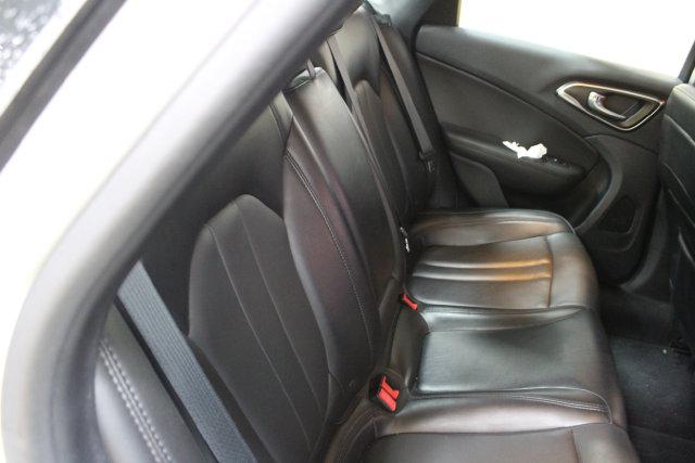 2016 Chrysler 200 C