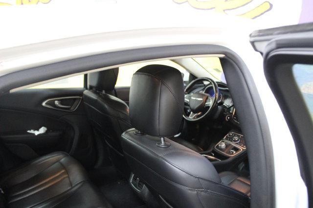 2016 Chrysler 200 C
