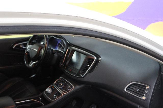 2016 Chrysler 200 C