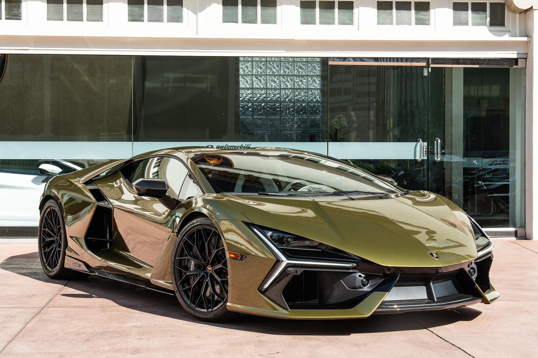 2026 Lamborghini Revuelto Base