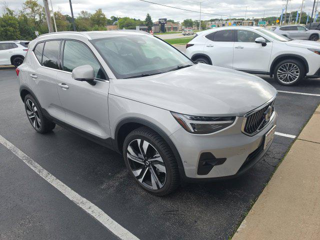 2025 Volvo XC40 B5 Ultra Bright Theme for sale in Brookfield, WI