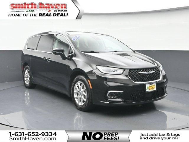 2024 Chrysler Pacifica Touring L for sale in Saint James, NY