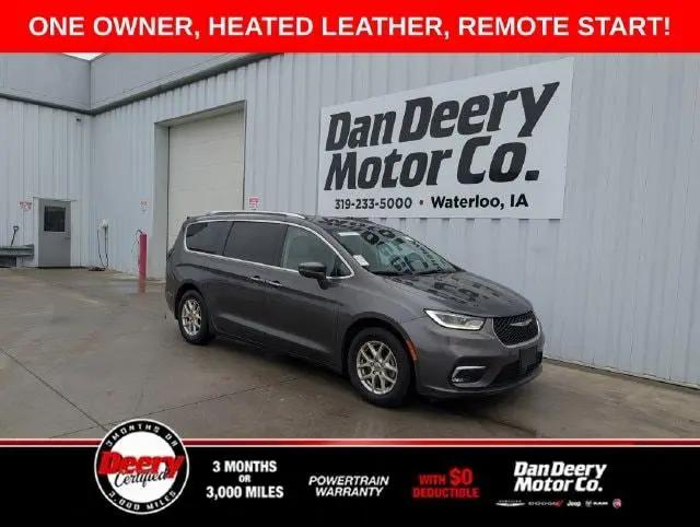 2021 Chrysler Pacifica Touring L for sale in Waterloo, IA