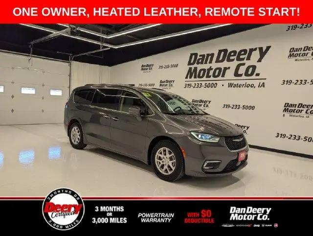 2021 Chrysler Pacifica Touring L for sale in Waterloo, IA