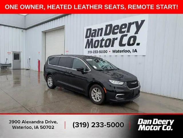 2025 Chrysler Pacifica Select for sale in Waterloo, IA