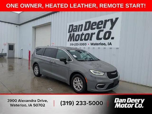 2025 Chrysler Pacifica Select for sale in Waterloo, IA