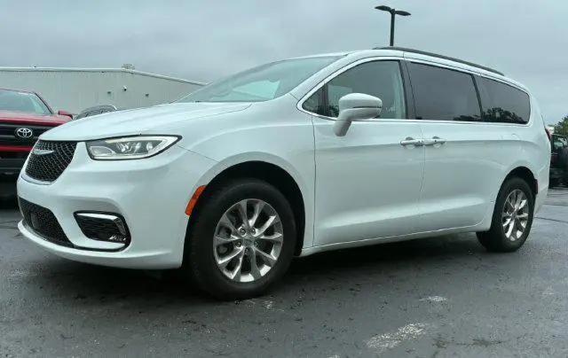 2022 Chrysler Pacifica Touring L AWD for sale in Rochester Hills, MI