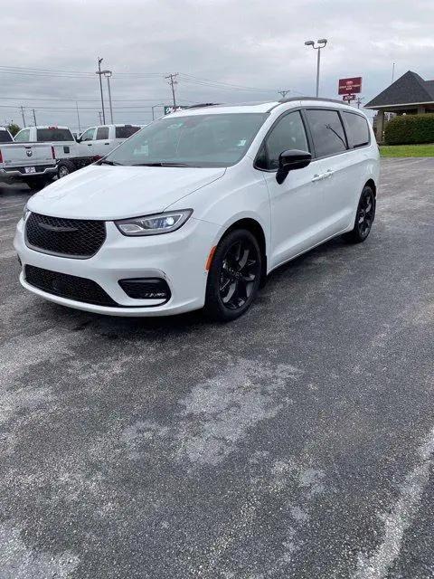 2026 Chrysler Pacifica Limited for sale in Davenport, IA
