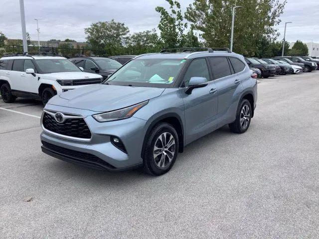 2021 Toyota Highlander XLE for sale in Avon, IN